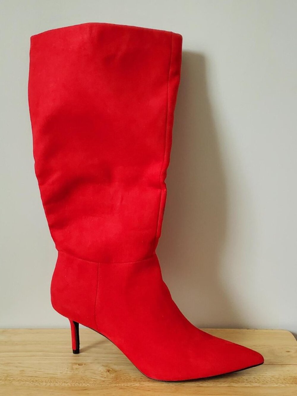 Utterly Red-TACular! - Picture 2 of 4